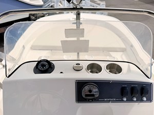 Boston Whaler 150 Montauk 24 2026 Boston Whaler 150 Montauk 25