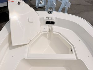 Boston Whaler 150 Montauk 29 2026 Boston Whaler 150 Montauk 30
