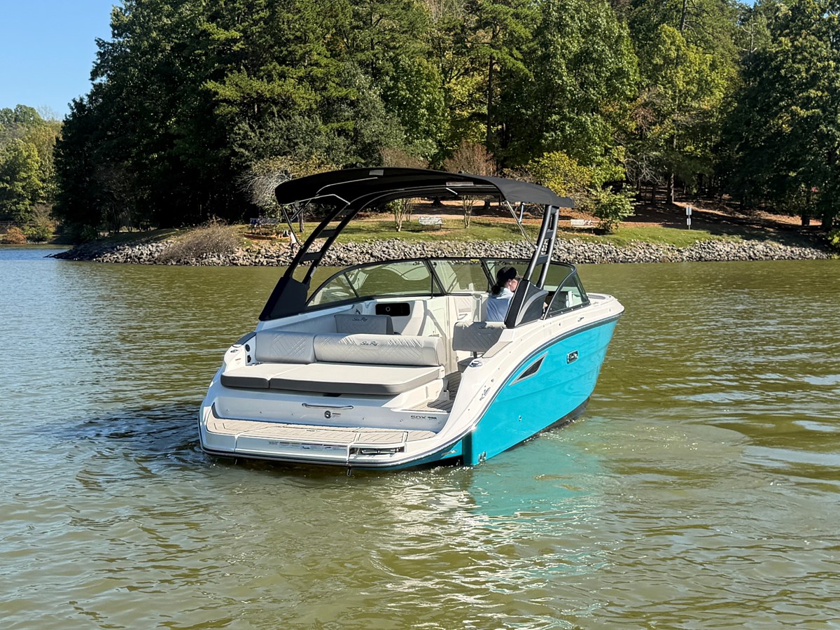 2026 Sea Ray SDX 230 5