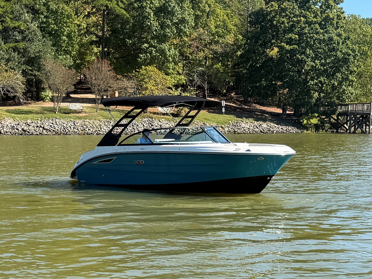 2026 Sea Ray SDX 230 7