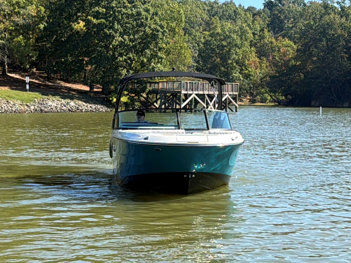 2026 Sea Ray SDX 230 8