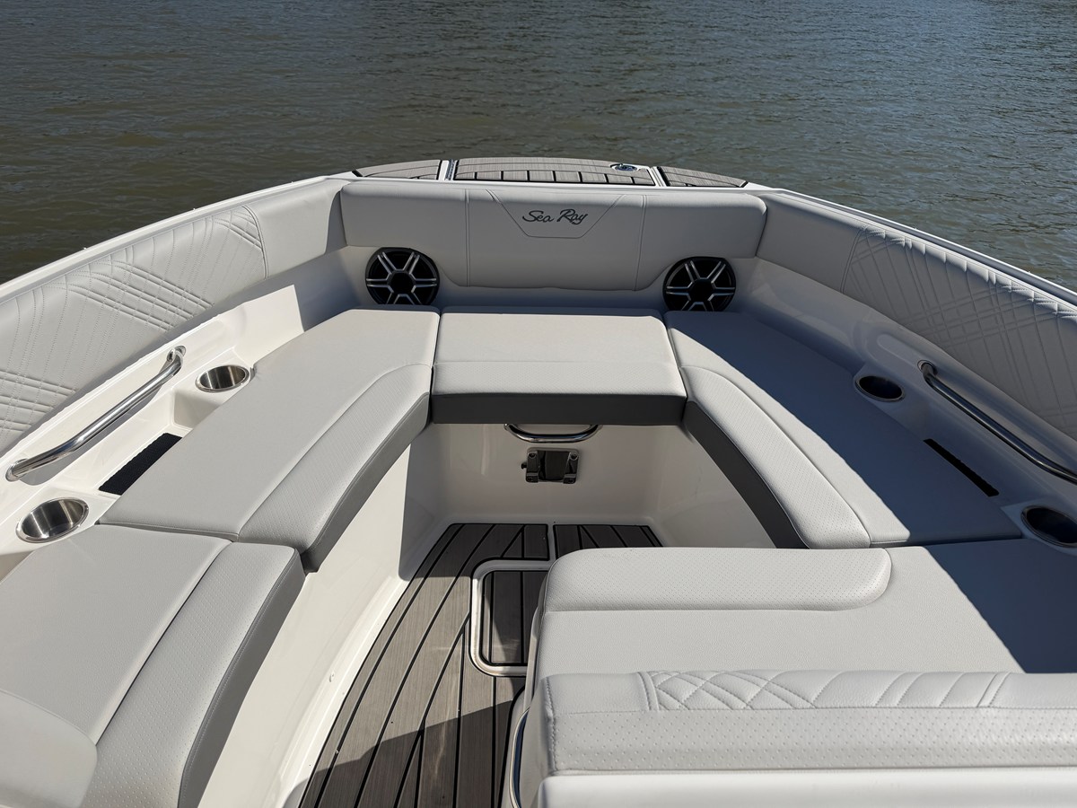 2026 Sea Ray SDX 230 24