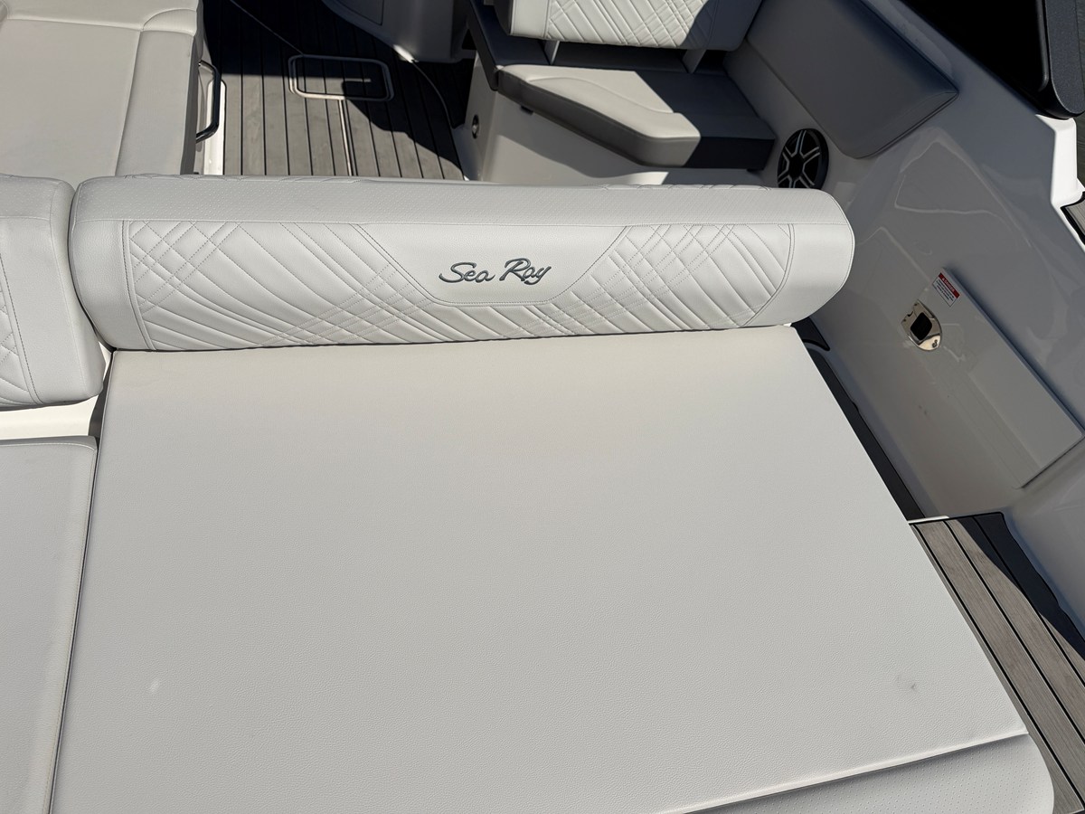 2026 Sea Ray SDX 230 30