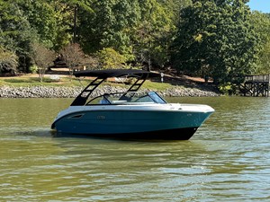 2026 Sea Ray SDX 230 7