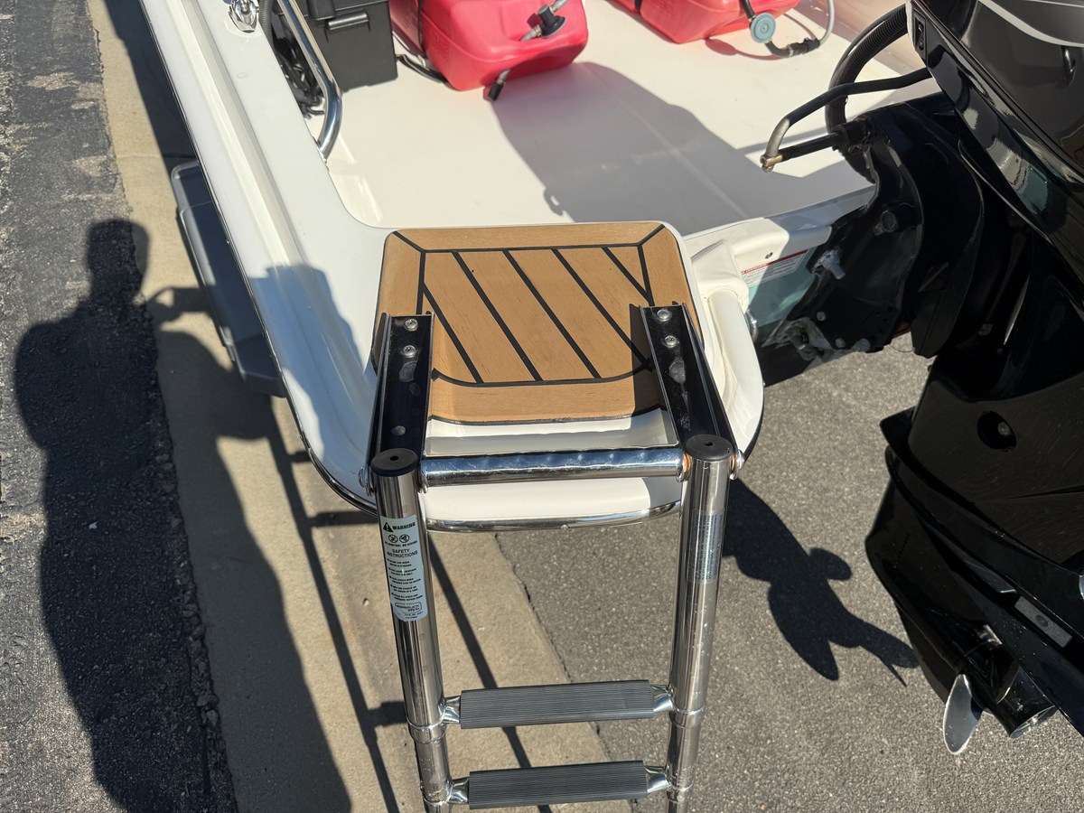 2024 Boston Whaler 130 Super Sport 8
