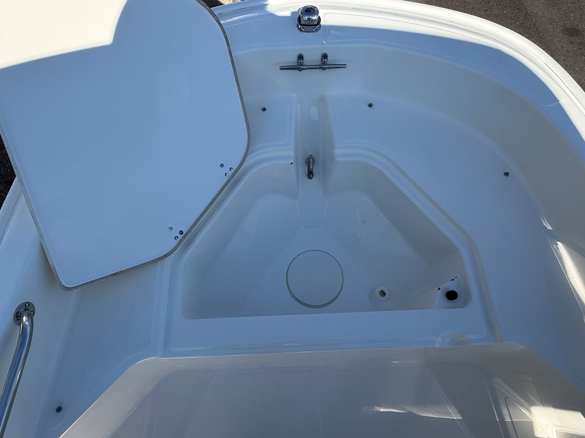 2024 Boston Whaler 130 Super Sport 15