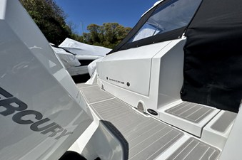 Sea Ray Sundancer 320 Outboard 7 2026 Sea Ray Sundancer 320 Outboard 8