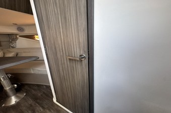 Sea Ray Sundancer 320 Outboard 35 2026 Sea Ray Sundancer 320 Outboard 36