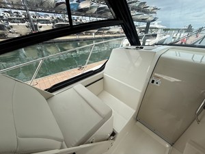 Boston Whaler 325 CONQUEST 17 2024 Boston Whaler 325 CONQUEST 18