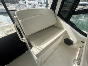 Boston Whaler 325 CONQUEST 20 2024 Boston Whaler 325 CONQUEST 21