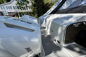 Sea Ray Sundancer 320 Outboard 5 2026 Sea Ray Sundancer 320 Outboard 6