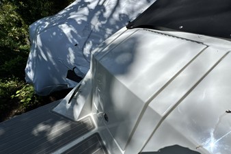 Sea Ray Sundancer 320 Outboard 10 2026 Sea Ray Sundancer 320 Outboard 11