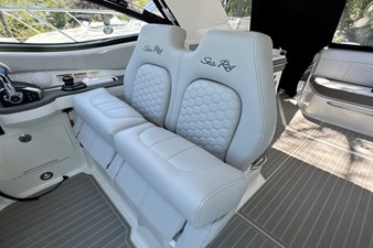 Sea Ray Sundancer 320 Outboard 25 2026 Sea Ray Sundancer 320 Outboard 26