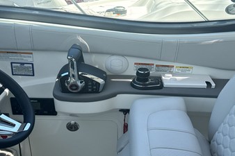 Sea Ray Sundancer 320 Outboard 27 2026 Sea Ray Sundancer 320 Outboard 28