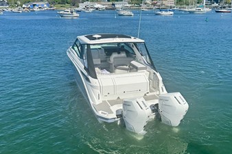 Sea Ray Sundancer 320 Outboard 50 2026 Sea Ray Sundancer 320 Outboard 51