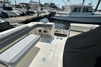 Boston Whaler 330 OUTRAGE 13 2023 Boston Whaler 330 OUTRAGE 14