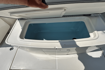Boston Whaler 330 OUTRAGE 19 2023 Boston Whaler 330 OUTRAGE 20