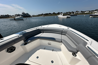 Boston Whaler 330 OUTRAGE 27 2023 Boston Whaler 330 OUTRAGE 28