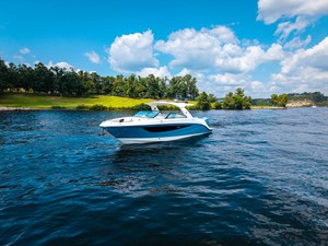 Sea Ray SLX 400 Outboard 2 2026 Sea Ray SLX 400 Outboard 3