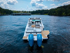 Sea Ray SLX 400 Outboard 8 2026 Sea Ray SLX 400 Outboard 9