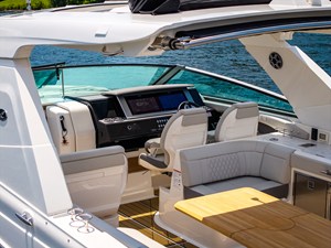 Sea Ray SLX 400 Outboard 20 2026 Sea Ray SLX 400 Outboard 21