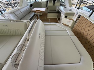 Sea Ray SLX 400 Outboard 24 2026 Sea Ray SLX 400 Outboard 25