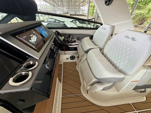 Sea Ray SLX 400 Outboard 29 2026 Sea Ray SLX 400 Outboard 30
