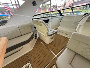 Sea Ray SLX 400 Outboard 34 2026 Sea Ray SLX 400 Outboard 35