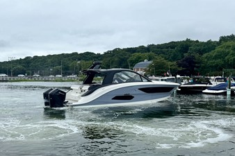 Sea Ray Sundancer 370 Outboard 1 2026 Sea Ray Sundancer 370 Outboard 2