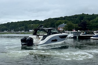 Sea Ray Sundancer 370 Outboard 2 2026 Sea Ray Sundancer 370 Outboard 3