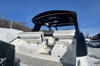Sea Ray Sundancer 370 Outboard 4 2026 Sea Ray Sundancer 370 Outboard 5