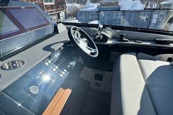 Sea Ray Sundancer 370 Outboard 17 2026 Sea Ray Sundancer 370 Outboard 18