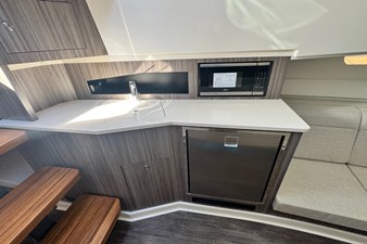 Sea Ray Sundancer 370 Outboard 23 2026 Sea Ray Sundancer 370 Outboard 24