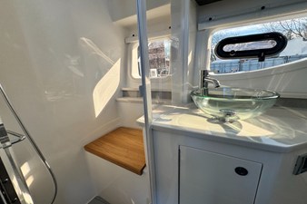Sea Ray Sundancer 370 Outboard 28 2026 Sea Ray Sundancer 370 Outboard 29