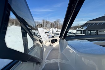 Sea Ray Sundancer 370 Outboard 32 2026 Sea Ray Sundancer 370 Outboard 33
