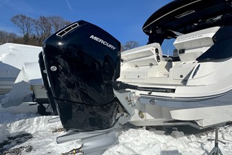 Sea Ray Sundancer 370 Outboard 38 2026 Sea Ray Sundancer 370 Outboard 39