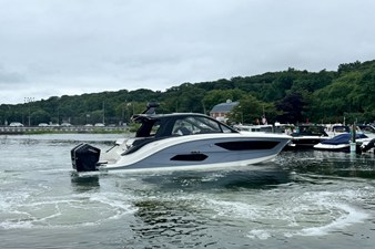 Sea Ray Sundancer 370 Outboard 42 2026 Sea Ray Sundancer 370 Outboard 43
