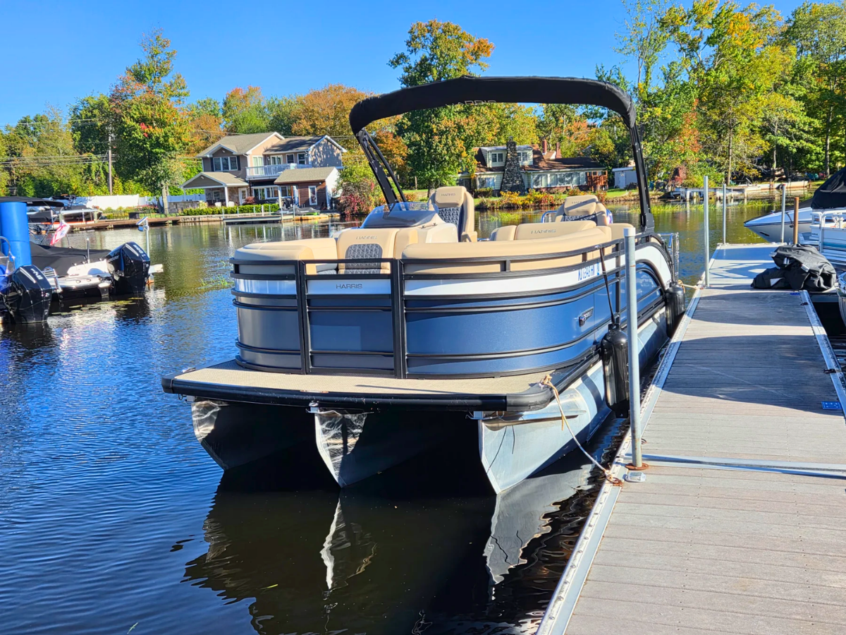 2025 Harris 230 Solstice 4