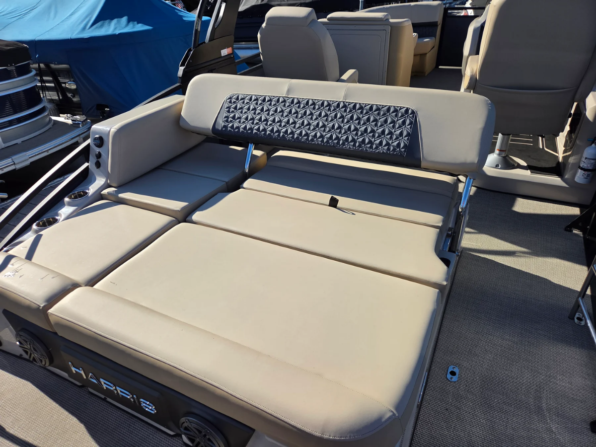 2025 Harris 230 Solstice 10