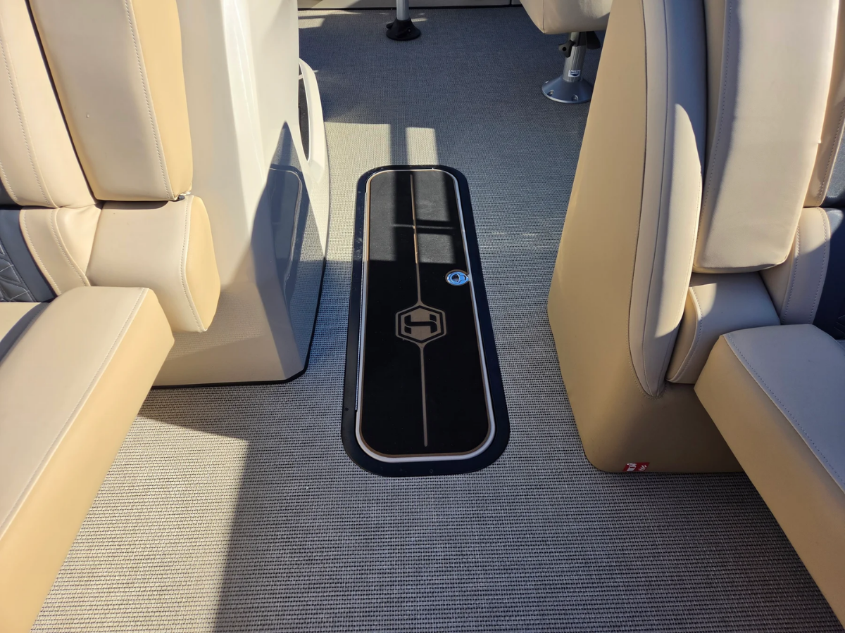 2025 Harris 230 Solstice 22