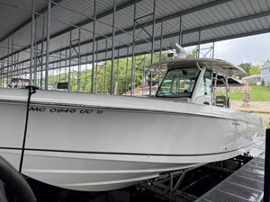 Boston Whaler 350 OUTRAGE 0 2017 Boston Whaler 350 OUTRAGE 1