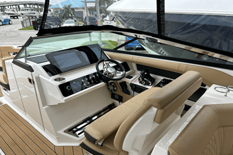 Sea Ray 310 SLX 14 2024 Sea Ray 310 SLX 15