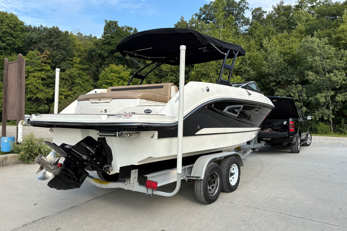 2017 Sea Ray 230 SLX 2