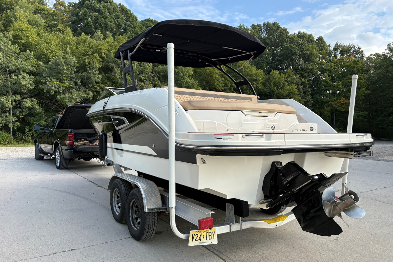2017 Sea Ray 230 SLX 3