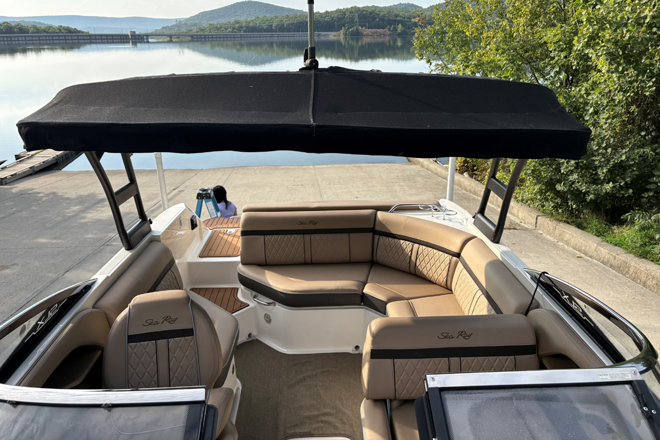 2017 Sea Ray 230 SLX 9