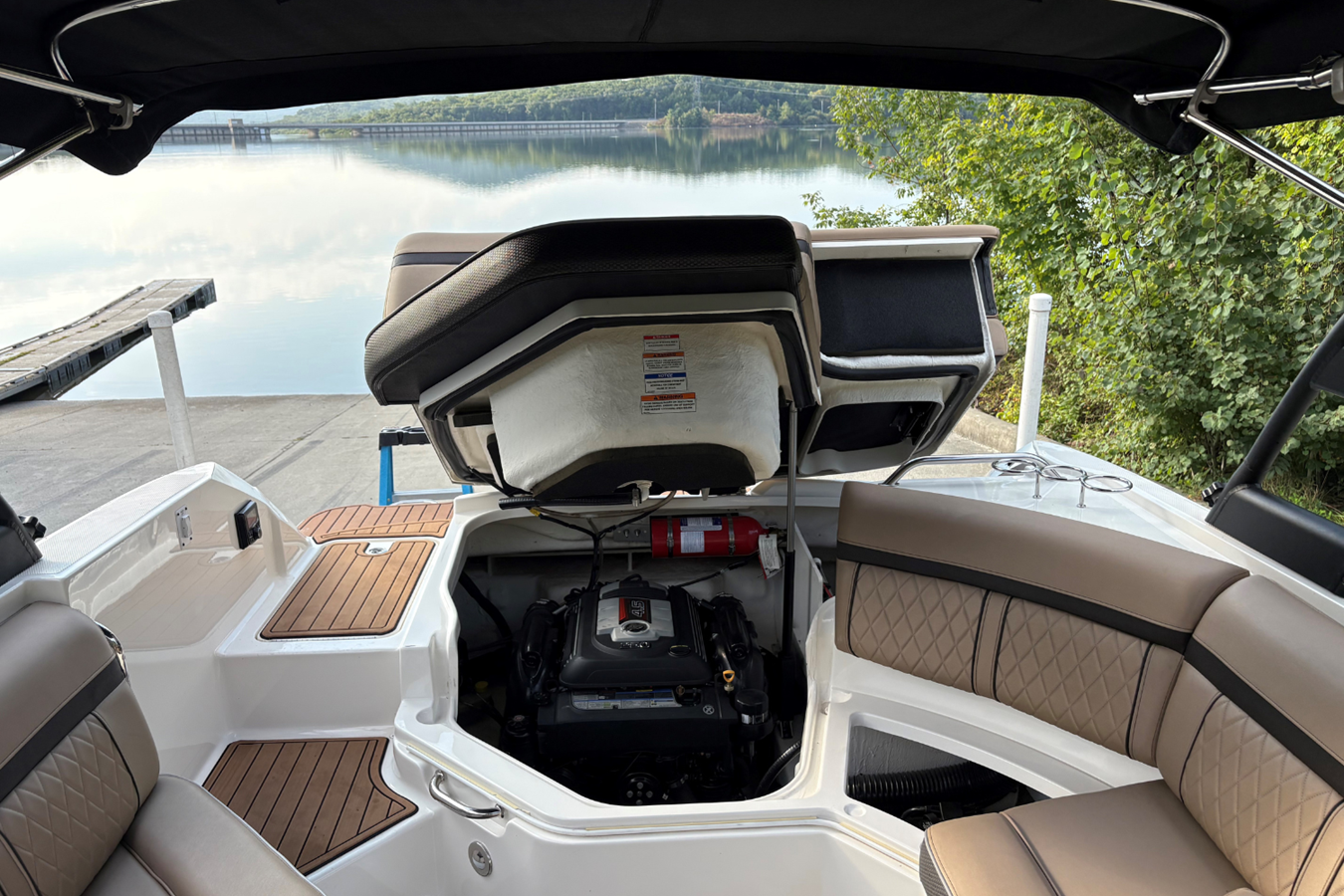 2017 Sea Ray 230 SLX 13