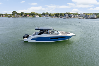 Cruisers Yachts 34 GLS Outboard 0 2026 Cruisers Yachts 34 GLS Outboard 1