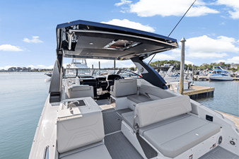 Cruisers Yachts 34 GLS Outboard 6 2026 Cruisers Yachts 34 GLS Outboard 7