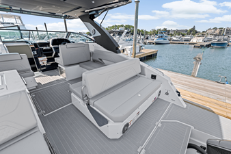 Cruisers Yachts 34 GLS Outboard 7 2026 Cruisers Yachts 34 GLS Outboard 8