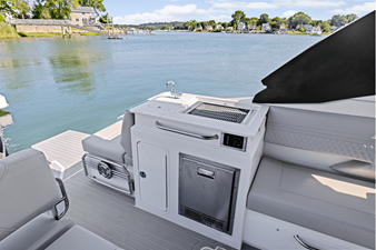 Cruisers Yachts 34 GLS Outboard 10 2026 Cruisers Yachts 34 GLS Outboard 11